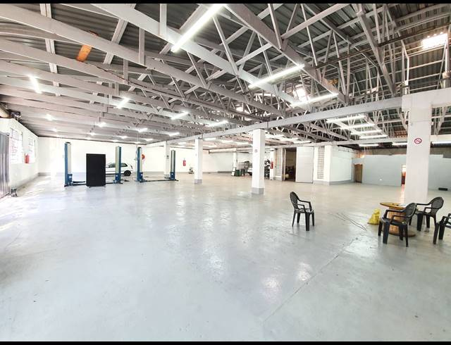 990M² WORKSHOP FOR SALE IN OPHIRTON